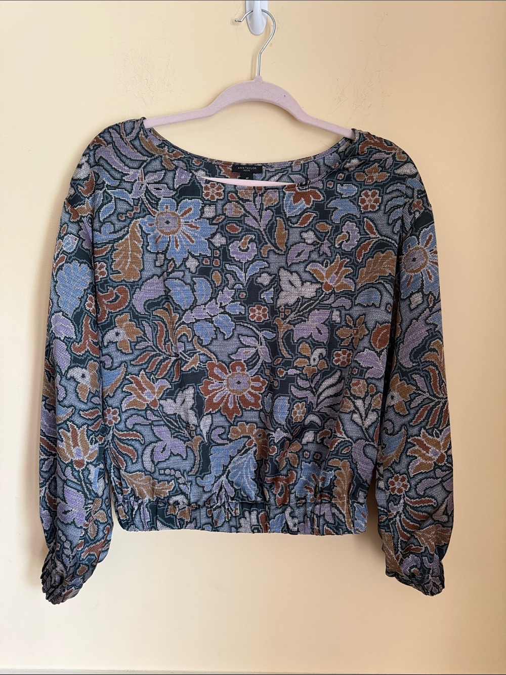 NWT Ann Taylor Floral Pattern Elastic-Hem Women’s Top Size Medium Petite